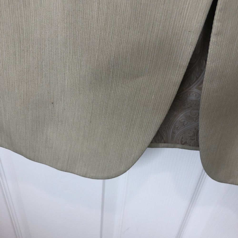 Chaps cream 2 button blazer suit jacket, size 46L - Picture 3 of 8